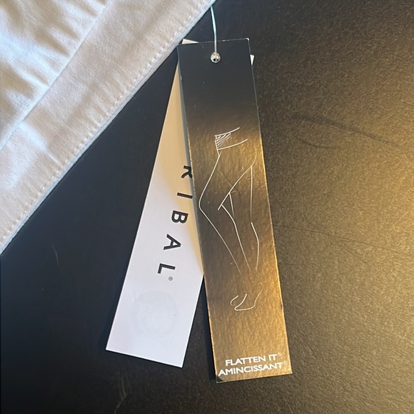 Tribal white stretch “Audrey” capri/zip at knee-hip pockets-NWT - Picture 10 of 16